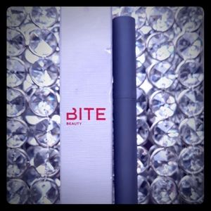 🎉🎉Bite Beauty matte lip crayon